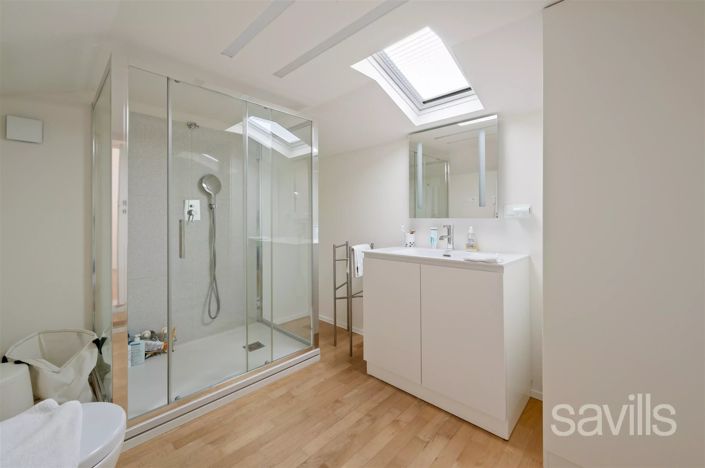 Image No.24-7 Bed House for sale