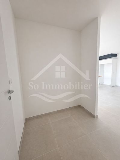 Image No.12-3 Bed House for sale