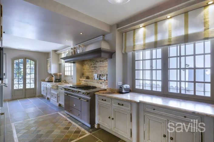 Image No.16-6 Bed House for sale