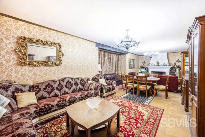 Image No.7-5 Bed House for sale
