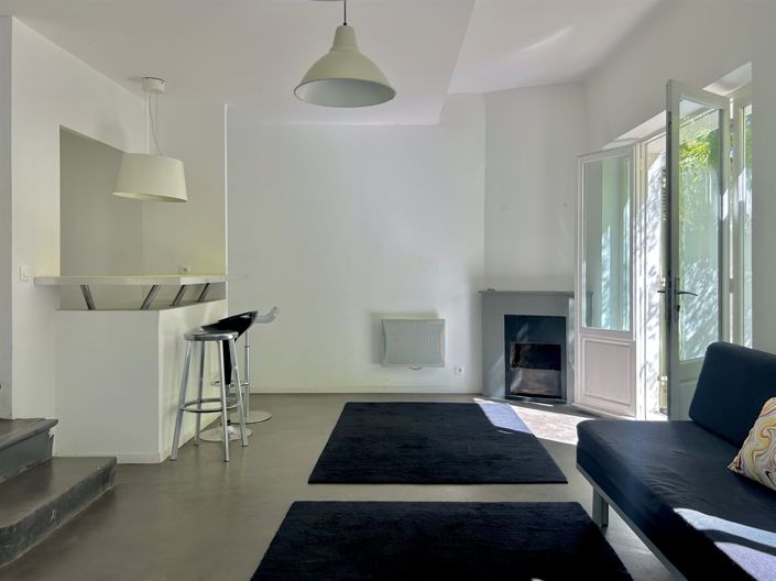 Image No.20-7 Bed House for sale
