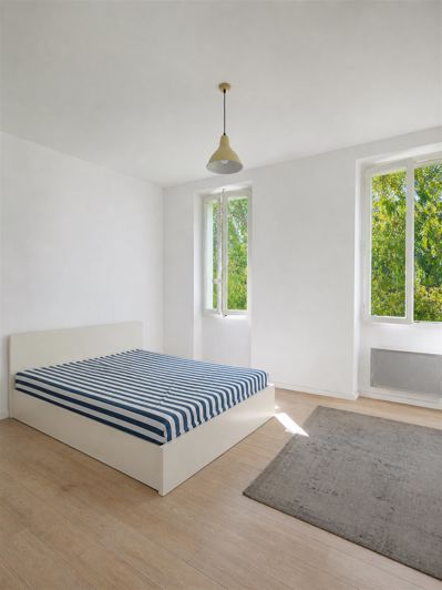 Image No.21-7 Bed House for sale