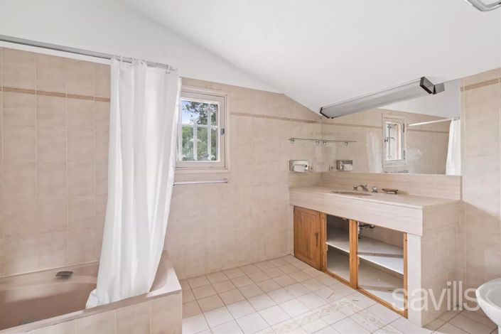 Image No.10-4 Bed House for sale