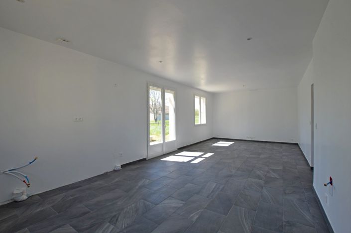 Image No.6-4 Bed House for sale