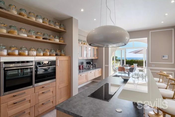 Image No.7-4 Bed House for sale