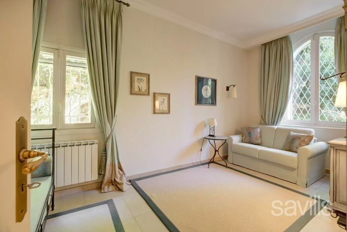 Image No.12-4 Bed House for sale