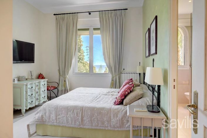 Image No.6-4 Bed House for sale
