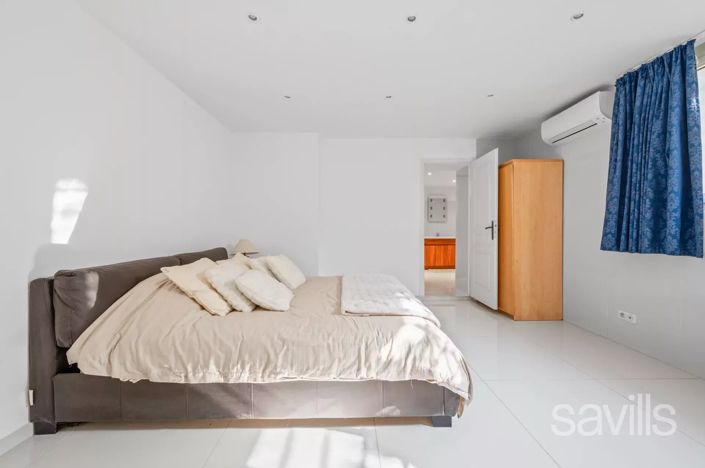 Image No.24-6 Bed House for sale
