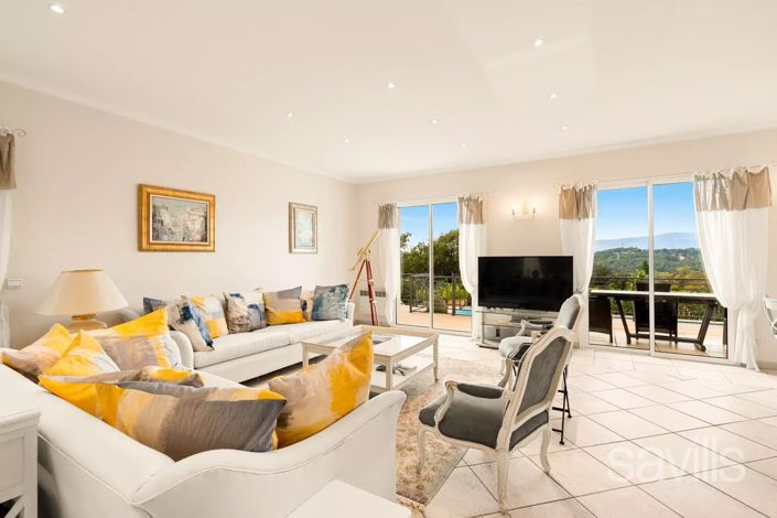 Image No.10-6 Bed House for sale