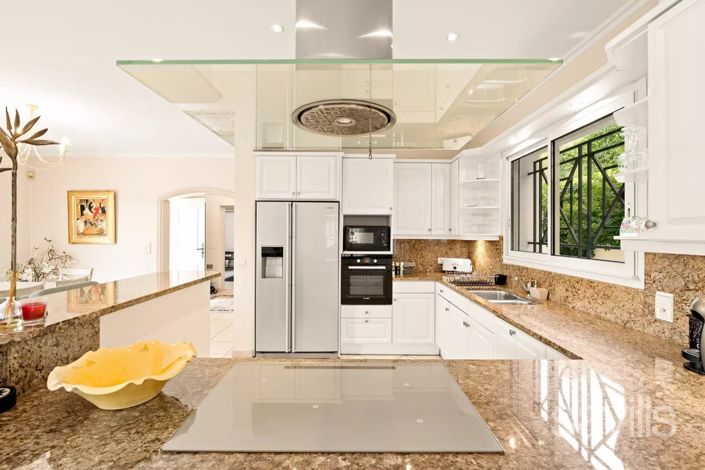 Image No.7-6 Bed House for sale