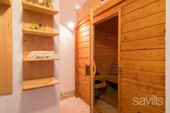Image No.17-5 Bed House for sale