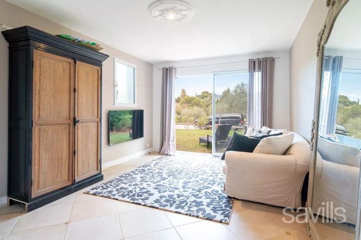 Image No.19-5 Bed House for sale