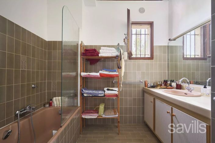 Image No.17-4 Bed House for sale