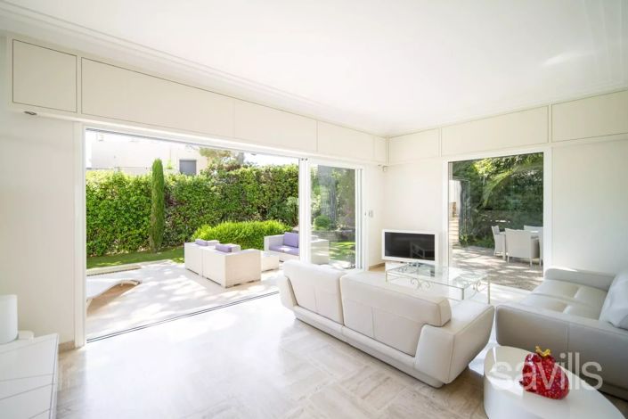 Image No.3-4 Bed House for sale