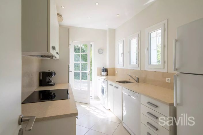 Image No.6-4 Bed House for sale
