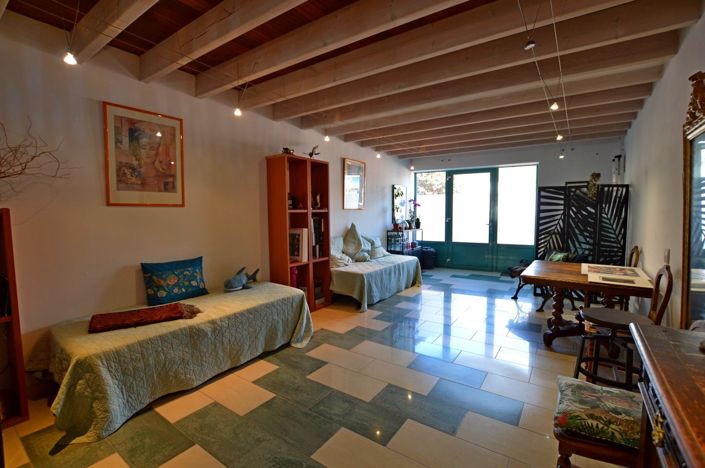 Image No.4-2 Bed House for sale