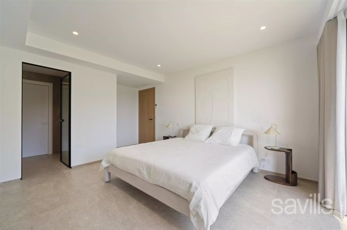 Image No.14-4 Bed House for sale