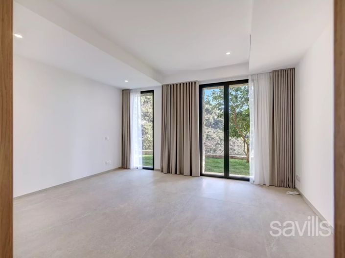 Image No.17-4 Bed House for sale