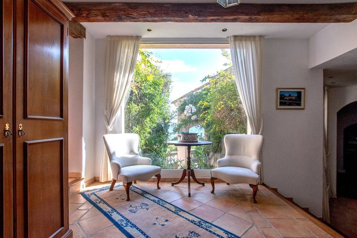 Image No.7-5 Bed House for sale