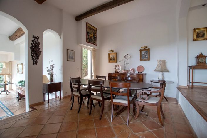 Image No.9-5 Bed House for sale