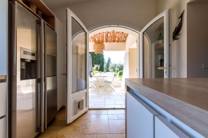 Image No.17-5 Bed House for sale