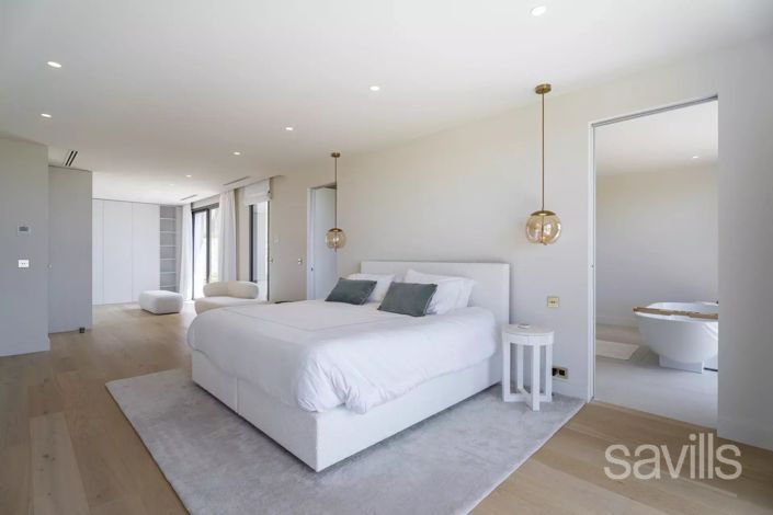 Image No.16-5 Bed House for sale