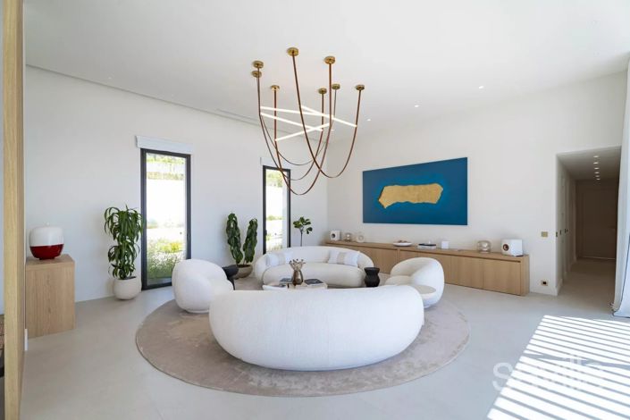 Image No.20-5 Bed House for sale