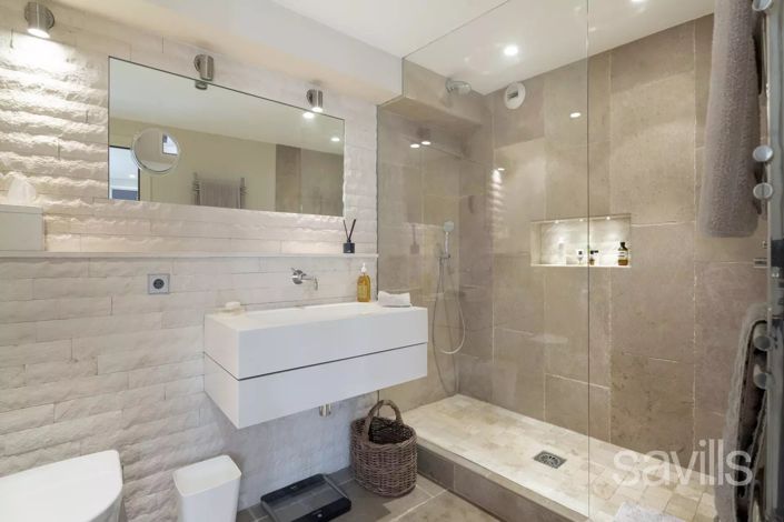 Image No.19-6 Bed House for sale