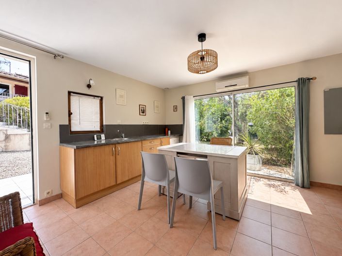 Image No.12-6 Bed House for sale