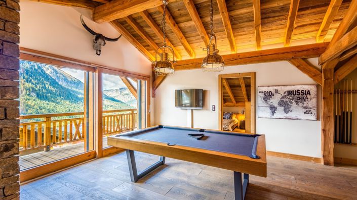 Image No.18-6 Bed House for sale