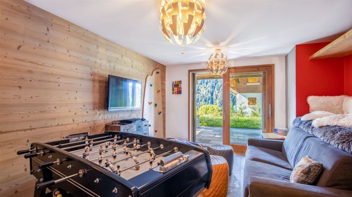 Image No.19-6 Bed House for sale