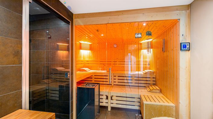 Image No.21-6 Bed House for sale