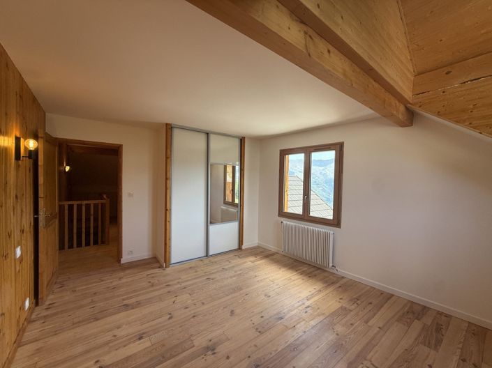 Image No.18-9 Bed House for sale