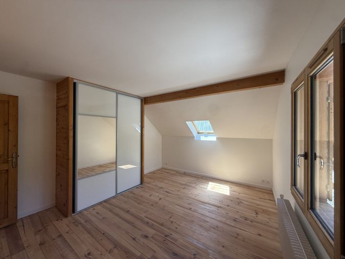Image No.19-9 Bed House for sale