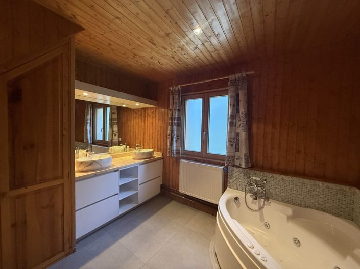 Image No.22-9 Bed House for sale