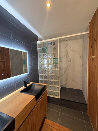 Image No.24-9 Bed House for sale