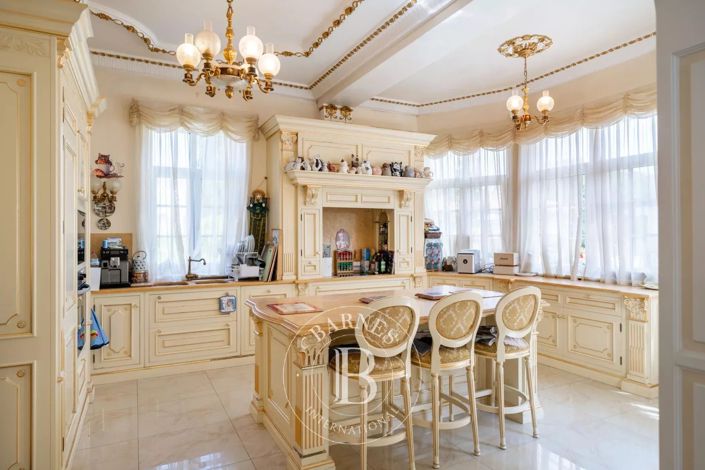 Image No.17-5 Bed House for sale