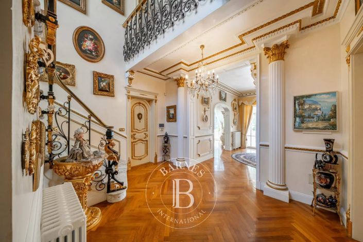 Image No.7-5 Bed House for sale