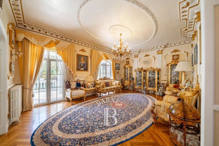 Image No.9-5 Bed House for sale