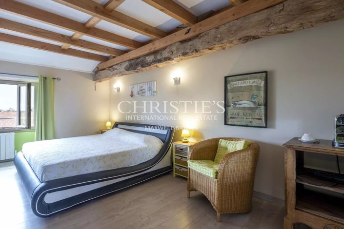 Image No.29-10 Bed Property for sale