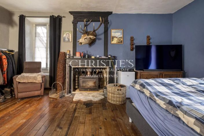 Image No.30-10 Bed Property for sale