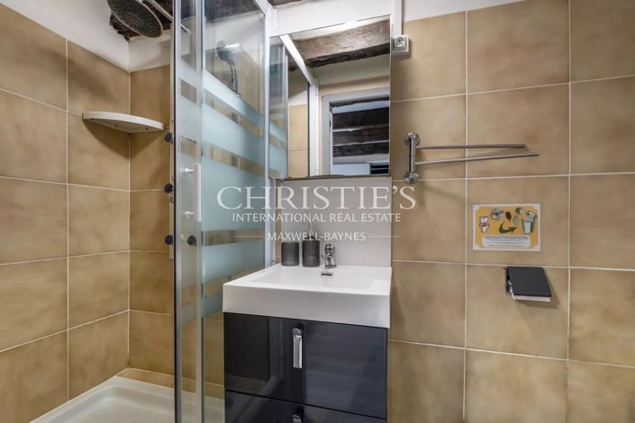 Image No.35-10 Bed Property for sale