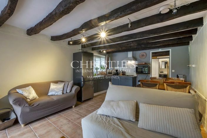 Image No.37-10 Bed Property for sale