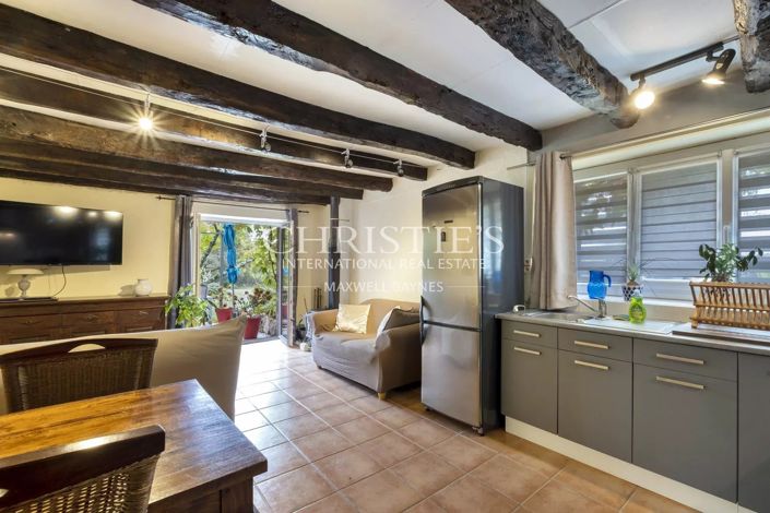Image No.38-10 Bed Property for sale