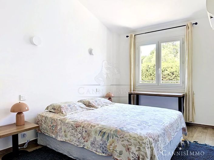 Image No.12-3 Bed House for sale