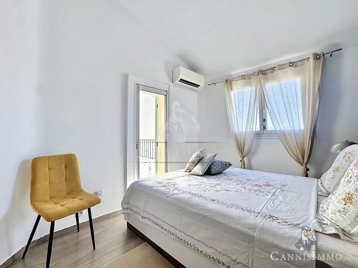 Image No.17-3 Bed House for sale