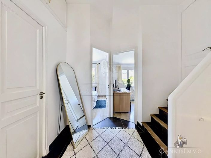 Image No.18-3 Bed House for sale