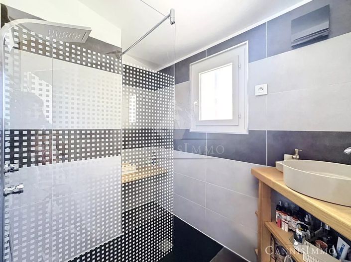 Image No.23-3 Bed House for sale