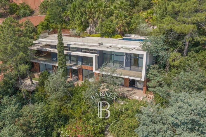 Image No.2-5 Bed House for sale