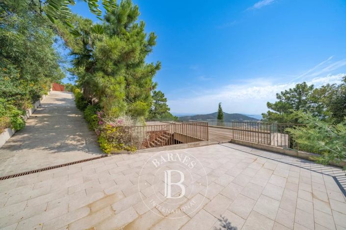 Image No.4-5 Bed House for sale